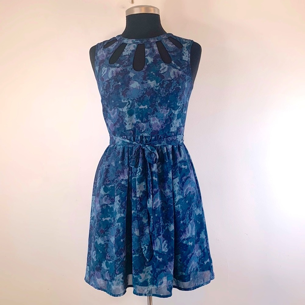 Forever 21 Contemporary Summer Floral Fit & Flare Women’s Size S Lined Dress